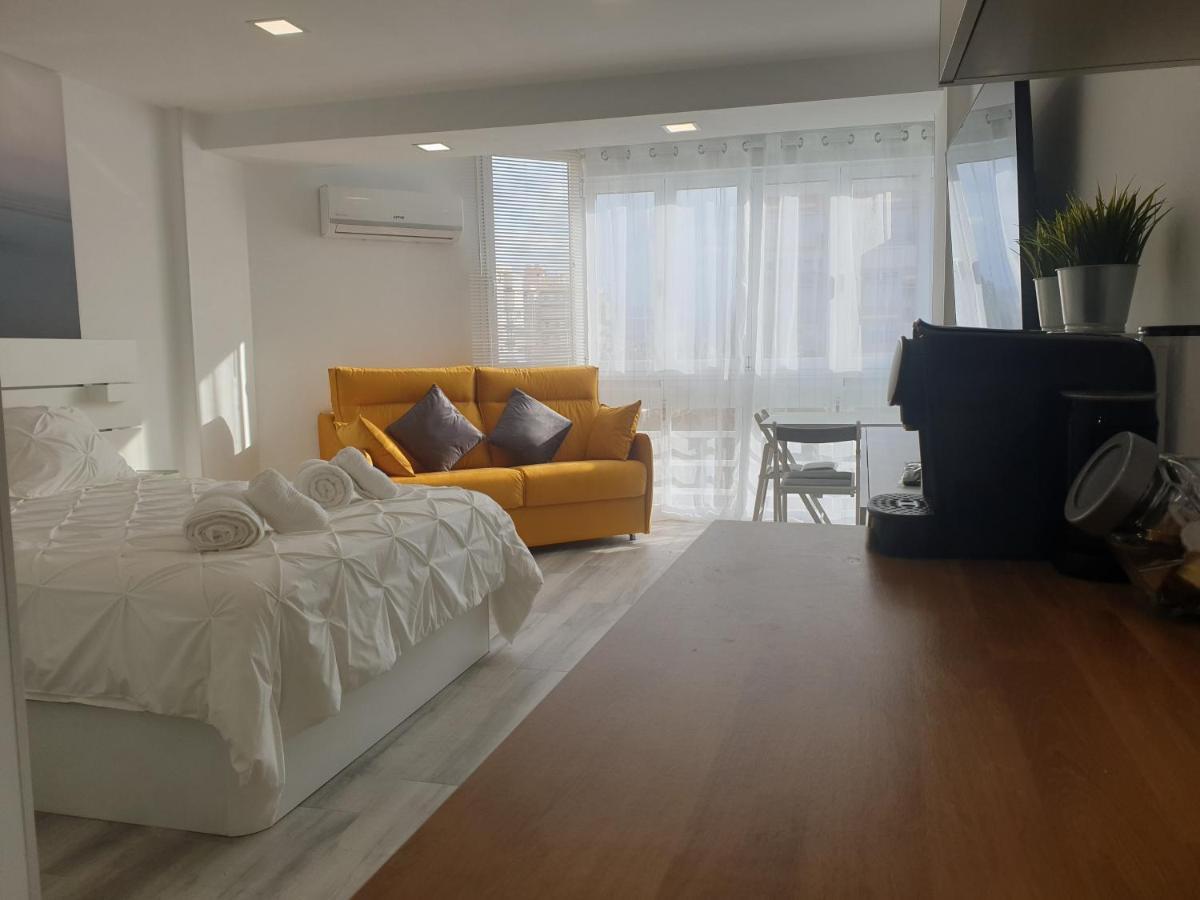 Estudio Amalfi Torre Del Mar Exterior photo